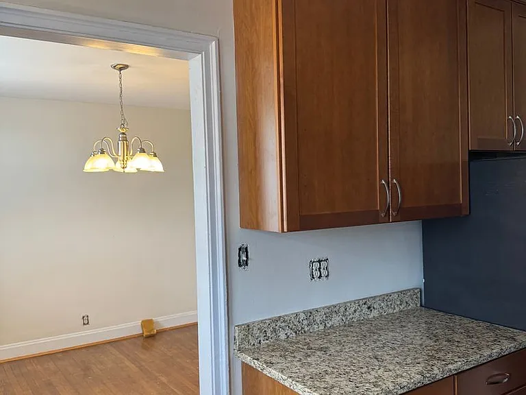 Madison Court — Photo 32