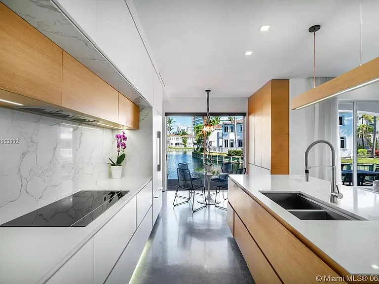 20824 NE 30th Pl — Photo 11