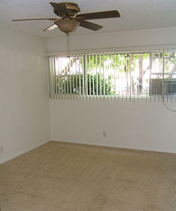3rd image of 1301 Havenhurst Dr #202