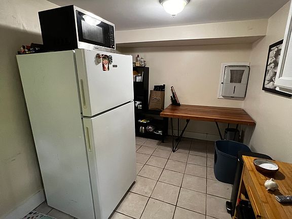 5th image of 19 Cameron Ave #2B