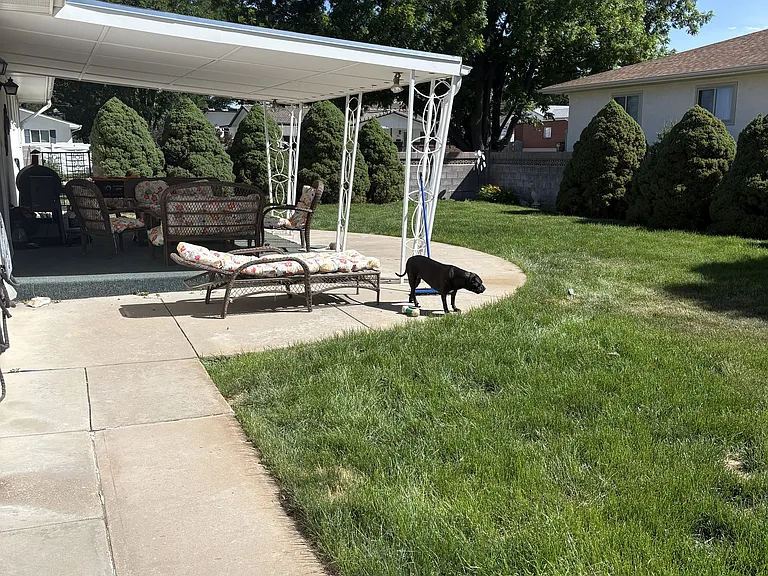 8 Yale Ave — Photo 16