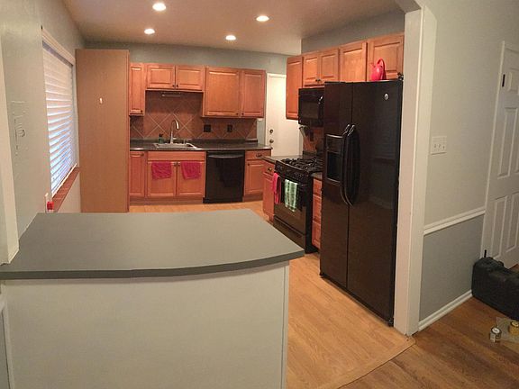 5th image of 3655 W Eastman Ave