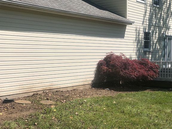 3rd image of 15 Tall Oaks Dr