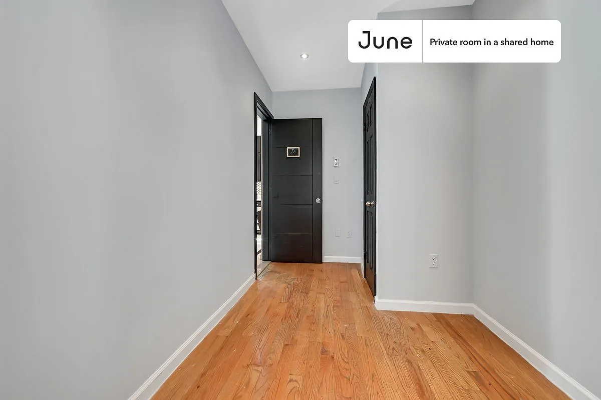 Twin bedroom in 4 bed/1.5 bath home in Upper West Side #763 D — Photo 4
