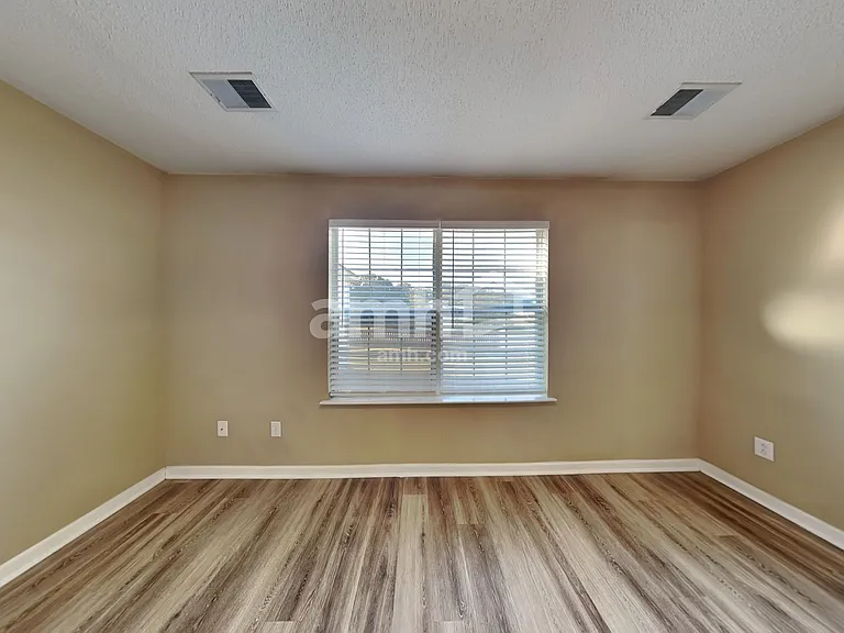 208 Winding Willow Trl — Photo 10