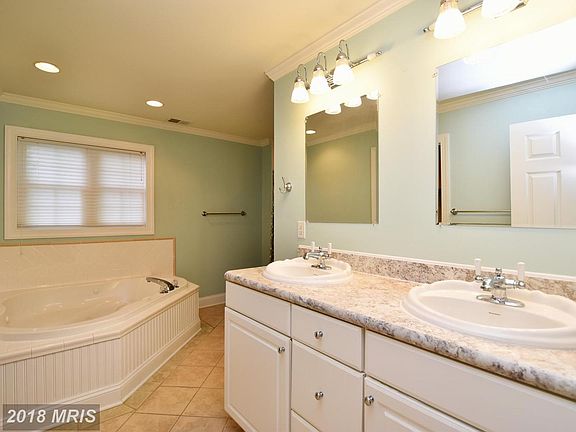 Luxury Master Bath with Tub and Shower
