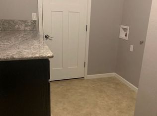 971 Idle Ct, Grants Pass, OR 97527