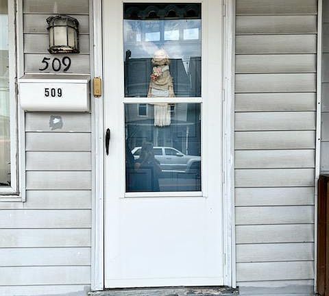 4th image of 509 W Market St