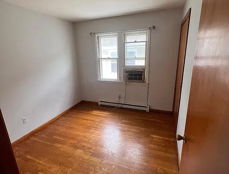 73-75 Maple St #1 — Photo 9