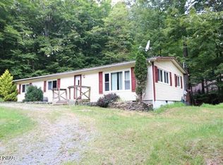 29 Stuart Dr, Hawley, PA 18428
