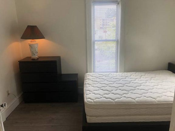 4th image of 510 11th St APT 3
