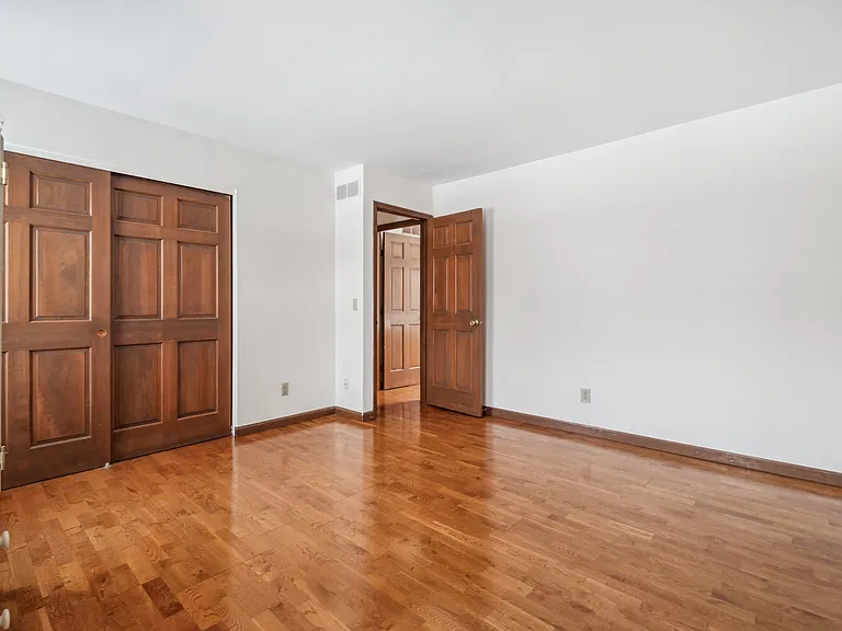 7489 Fitzroy Ct — Photo 35