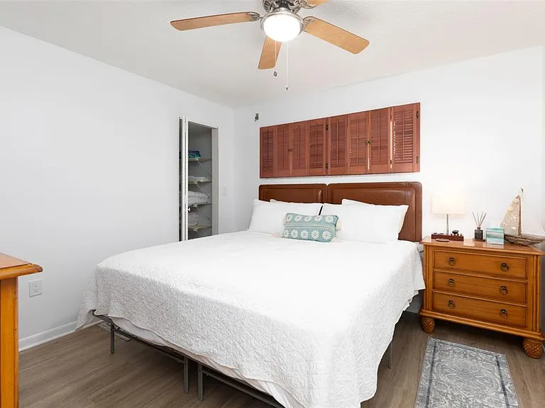 11000 Gulf Blvd #1002 — Photo 19