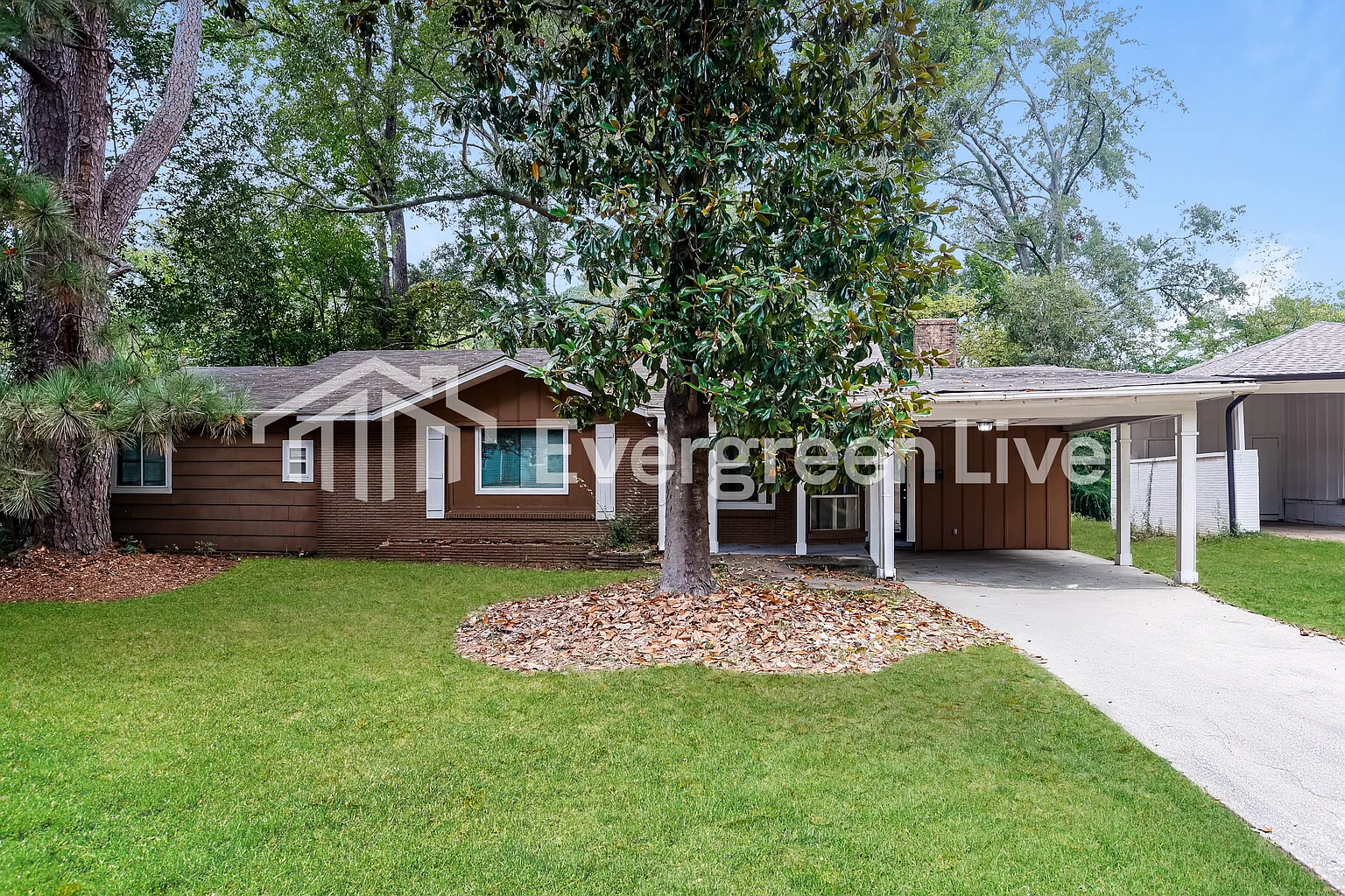 1018 Meadow Heights Dr photo 1