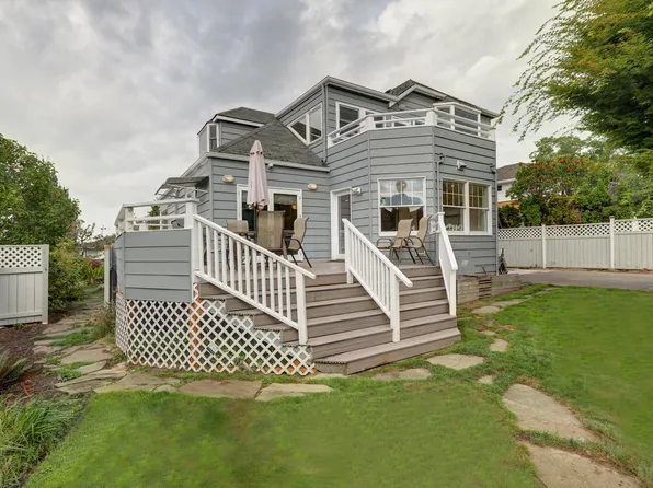 5822 Ann Arbor Ave NE, Seattle, WA 98105