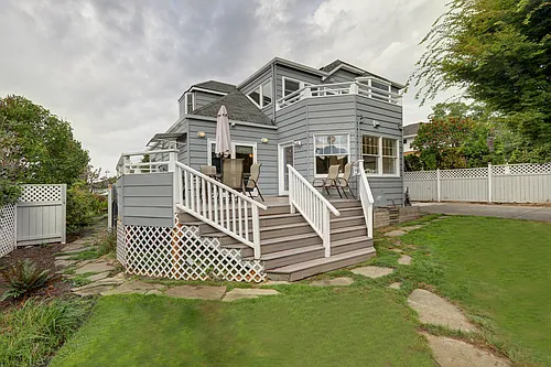 5822 Ann Arbor Ave NE Photo 1