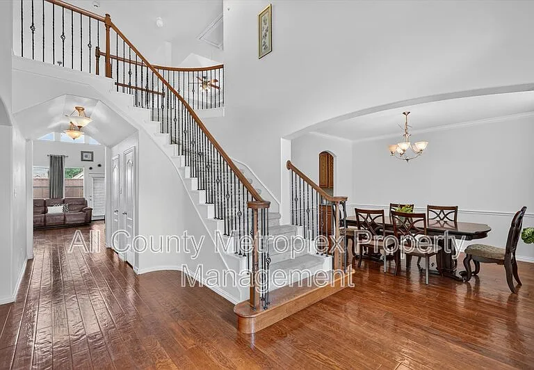 822 Shadybrook Dr #4 — Photo 2