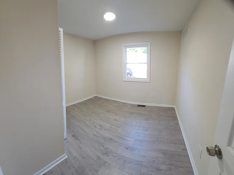 20 Oak Ave — Photo 15