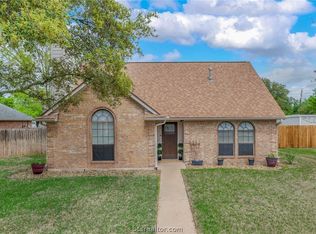 4613 Kensington Rd, Bryan, TX 77802
