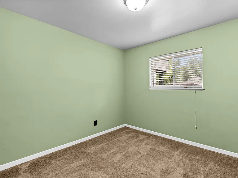 326 S Barbara St — Photo 6