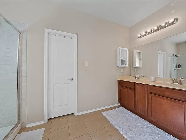 1701 Twin Hills Way — Photo 23