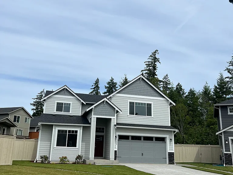 3028 Stephanie Loop NE — Photo 1