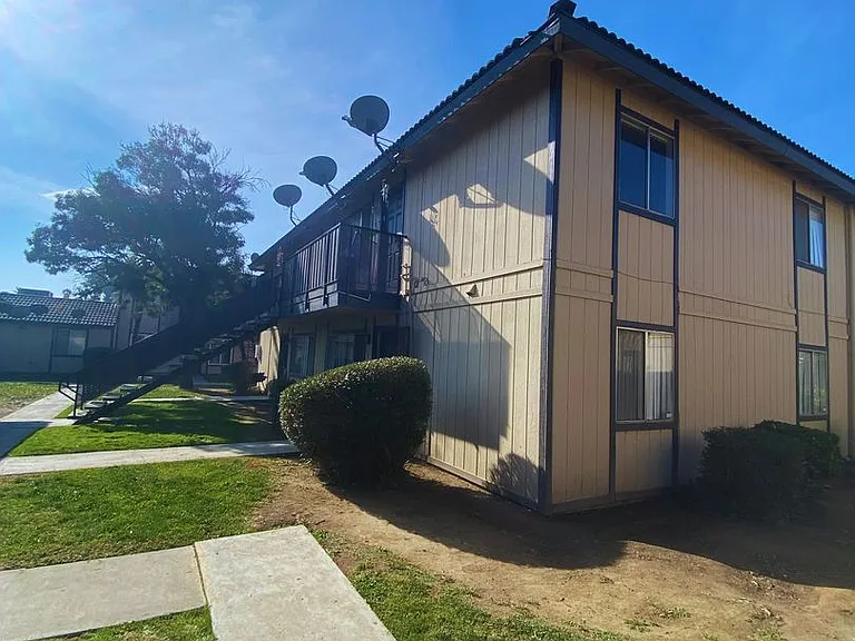 Princeton Place Apartments — Photo 14