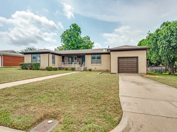 5404 Fossil Dr, Haltom City, TX 76117