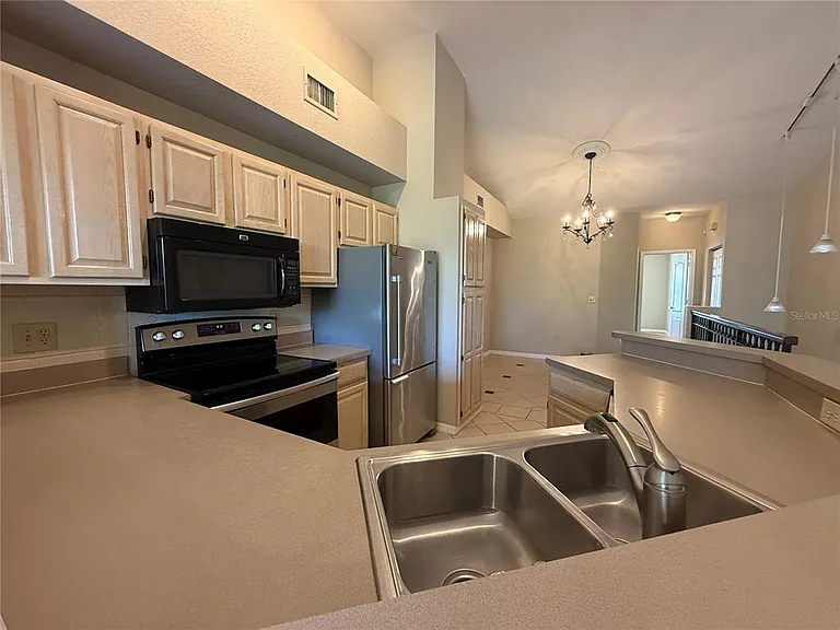 1055 Normandy Trace Rd — Photo 4
