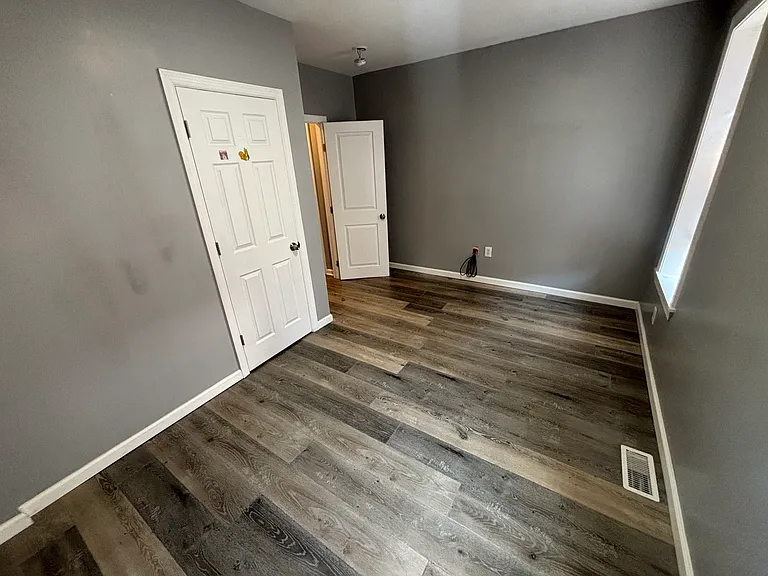 1717 Fontain St — Photo 20