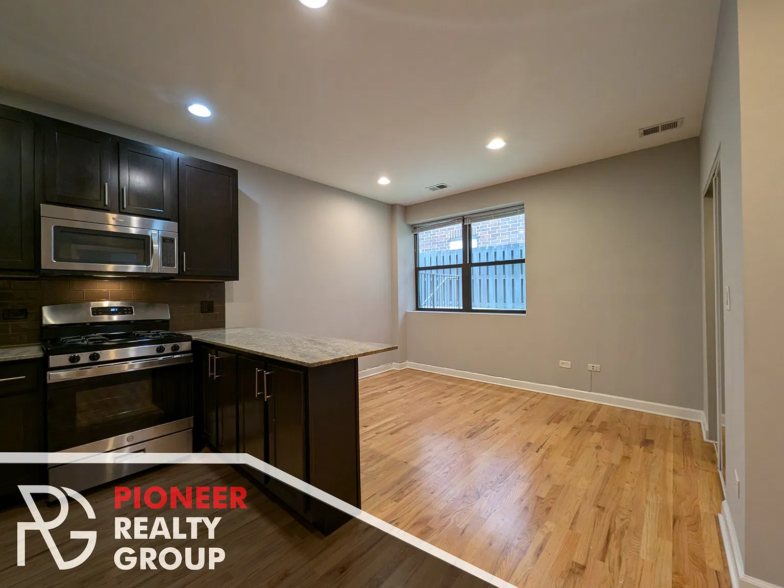1 bed, 455 sqft, $1,879 — Photo 3