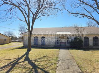127 E Wall St, Hewitt, TX 76643