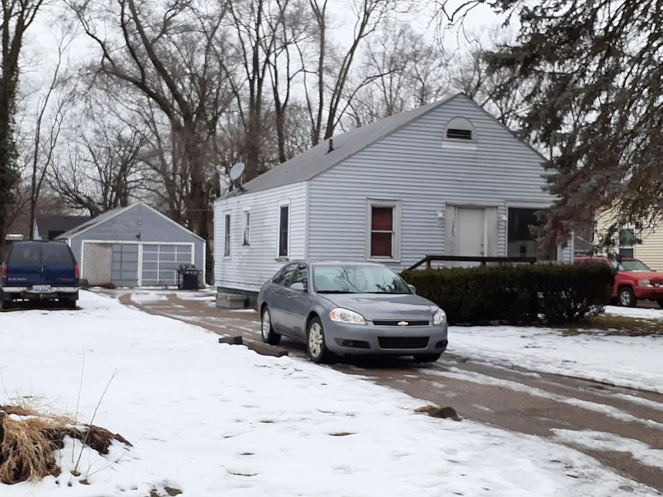 1st image of 1362 Agard Ave