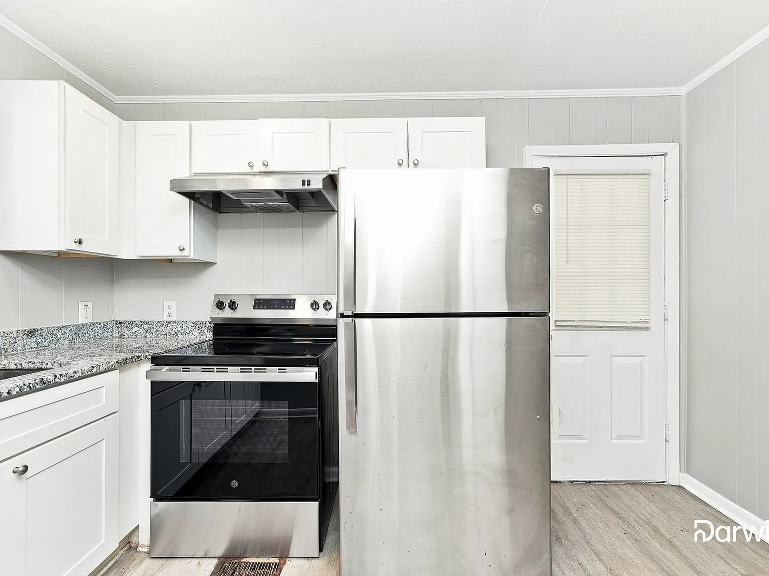 3 bed, 1.0 bath, 1092 sqft, $1,455 — Photo 2