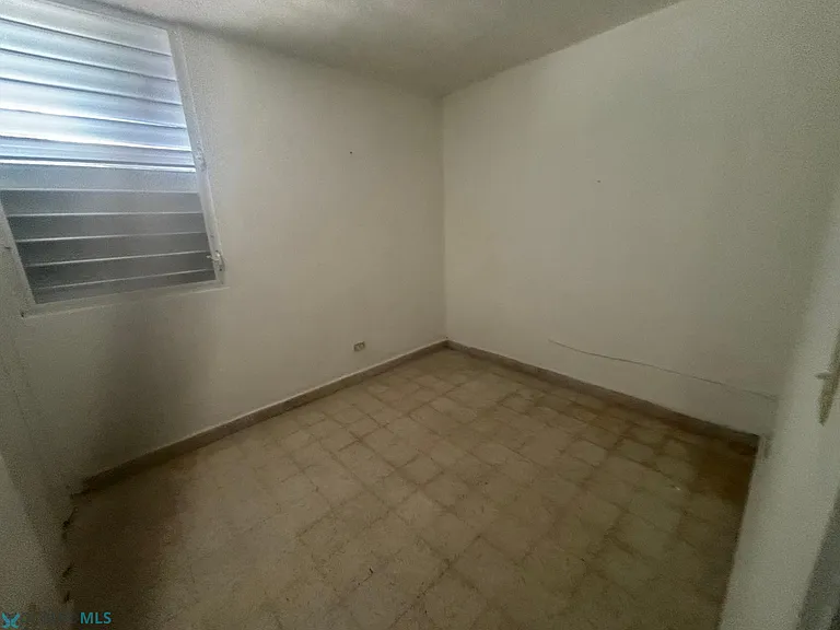 2 Calle 8 #G — Photo 25