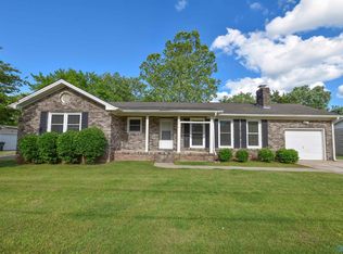 3212 Lewisburg Dr NW, Huntsville, AL 35810