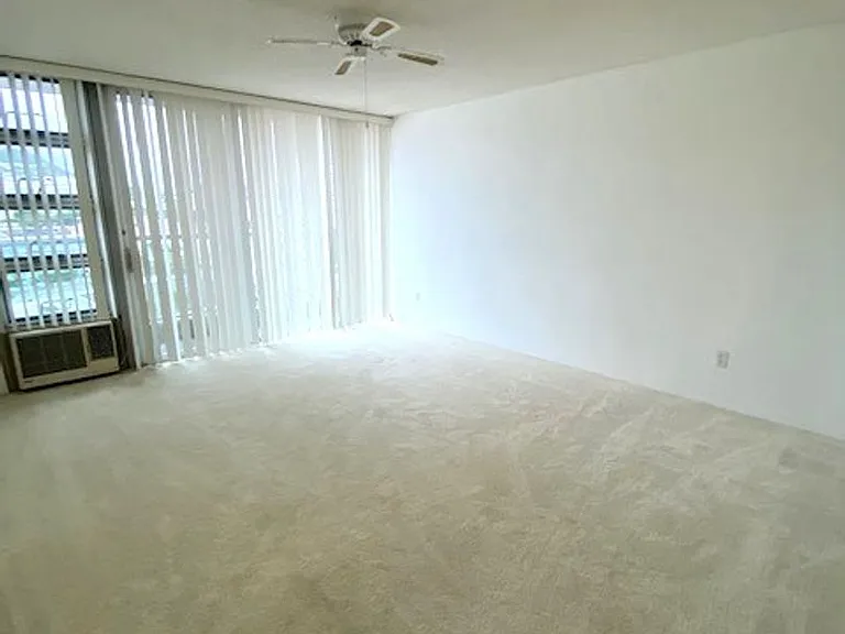 1448 Young St #1106 — Photo 1