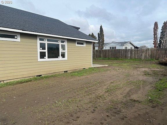 5th image of 332 Lolly Ln