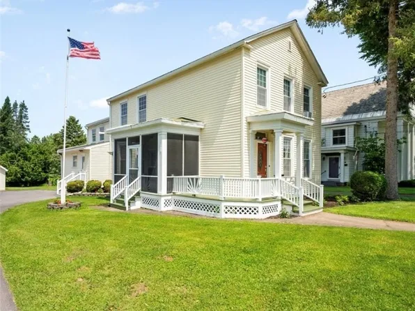 418 Main St, New York Mills, NY 13417