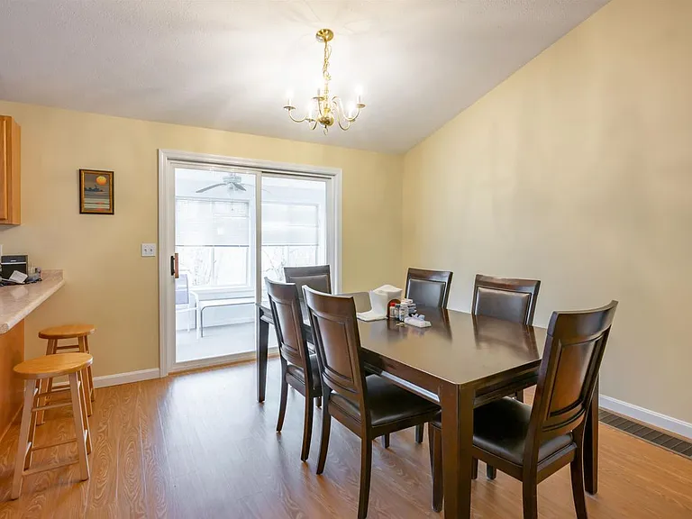 4 Myopia Ln — Photo 8