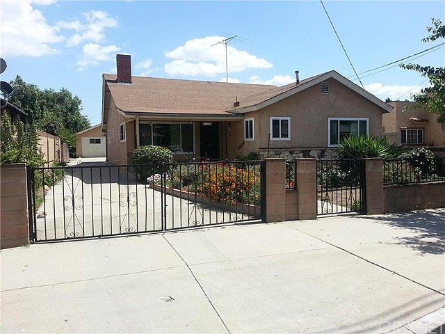 Spacious Single Story with Guest House, Studio and