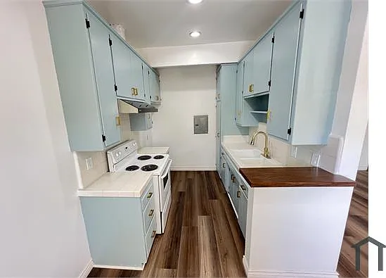 5550 Denny Ave #202 — Photo 5