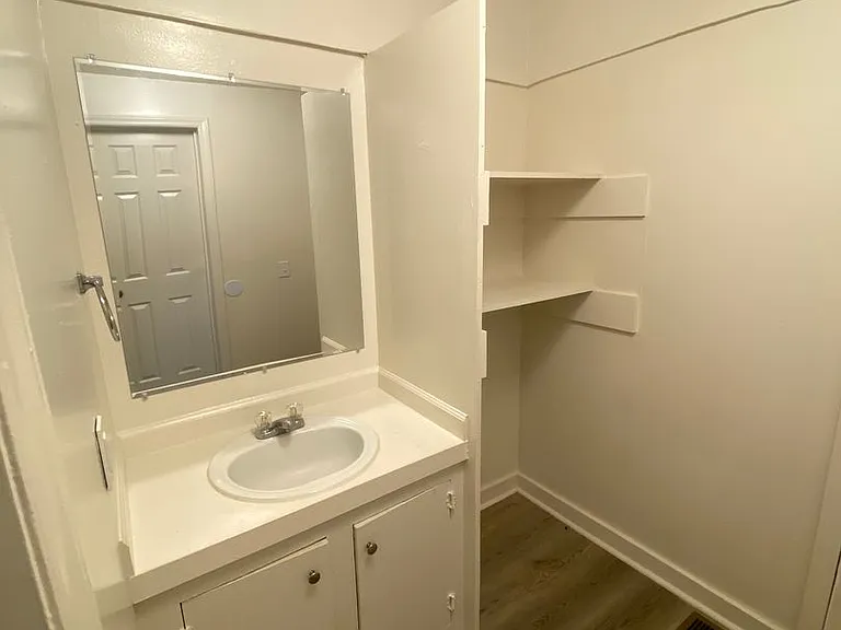 1102B S Washington St — Photo 14