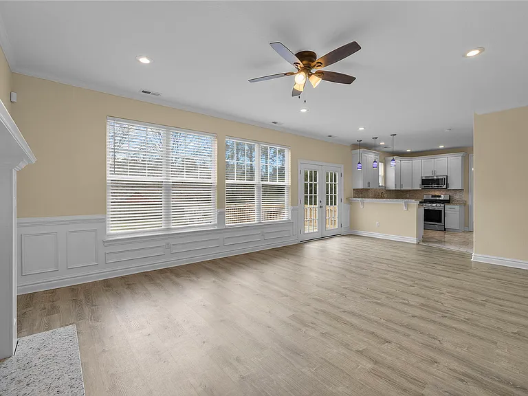710 Beach Rd — Photo 26