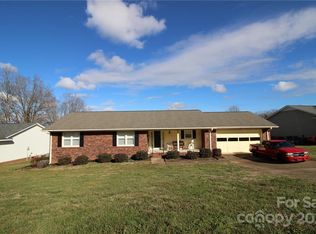 13 Bo Ln, Gaffney, SC 29340