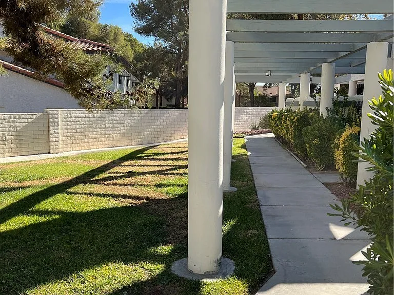 2752 Lodestone Dr — Photo 25