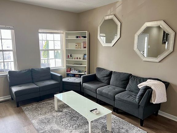 4th image of 309 Courtney Cir