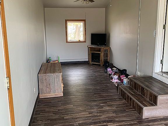 5th image of 26662 195th St