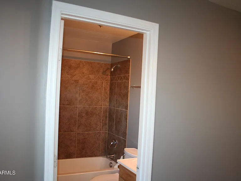 11207 W Hopi St — Photo 34