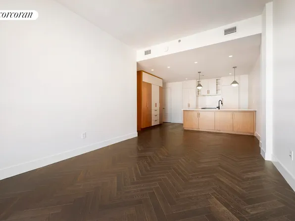 11-12 44th Drive image 5 of 13